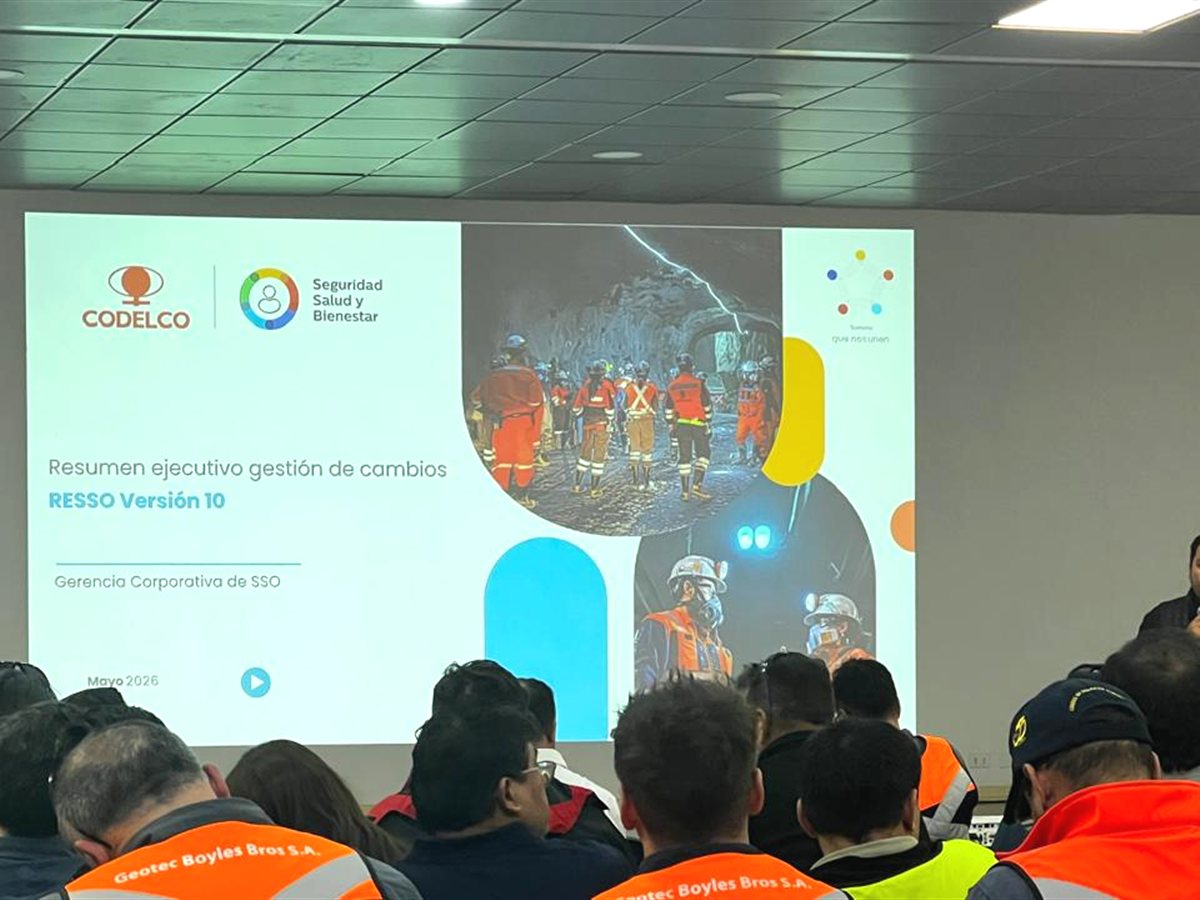 Instructor de IS Academy dictando capacitación